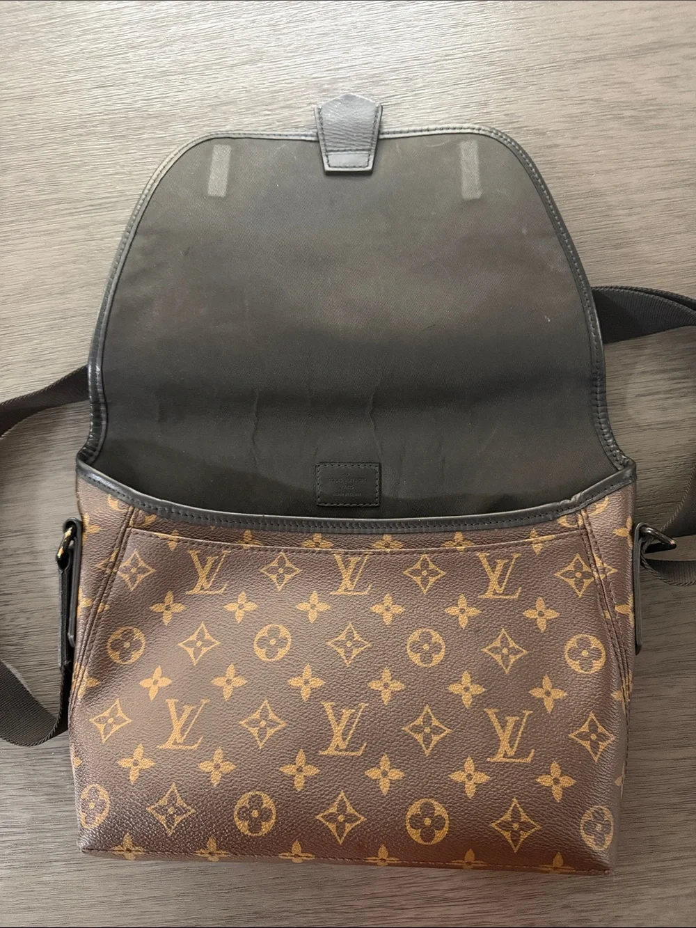 Louis Vuitton Brown Monogram Canvas Messenger Bag
